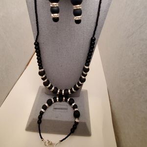 Black and silver jewelry set